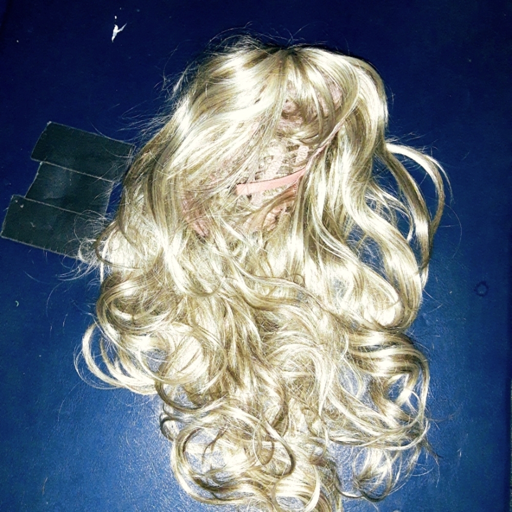 Curly blonde layers with bangs wig